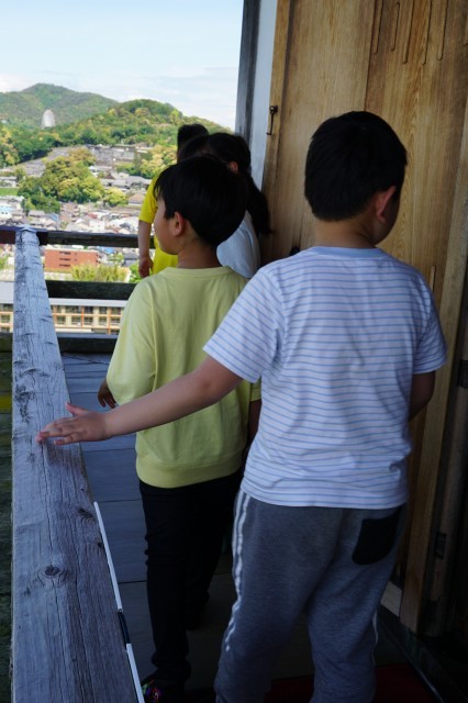 天守の廻り縁を一周したよ！